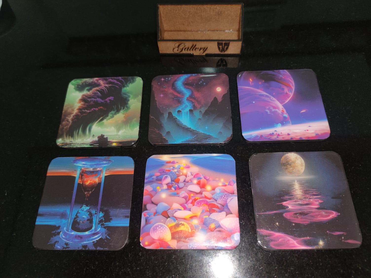 Set de portavasos Gallery con paisajes de fantasia y galaxia